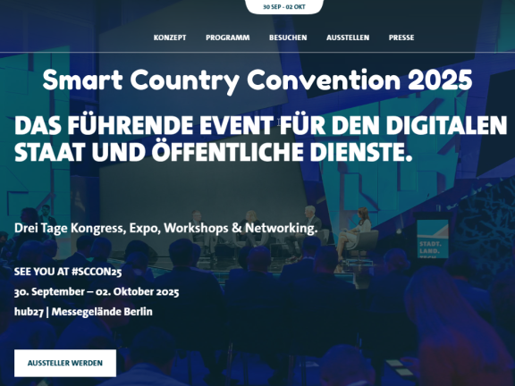 Das Bild zeigt einen Screenshot der Website der Smart Country Convention 2025. Der Text ist auf blauem Hintergrund gedruckt. 