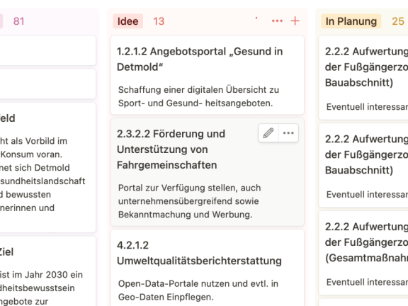 Screenshot des Maßnahmen- und Analysetools mit drei Spalten, die die zahlreichen Maßnahmen auf einzelnen Karten zeigen. 
